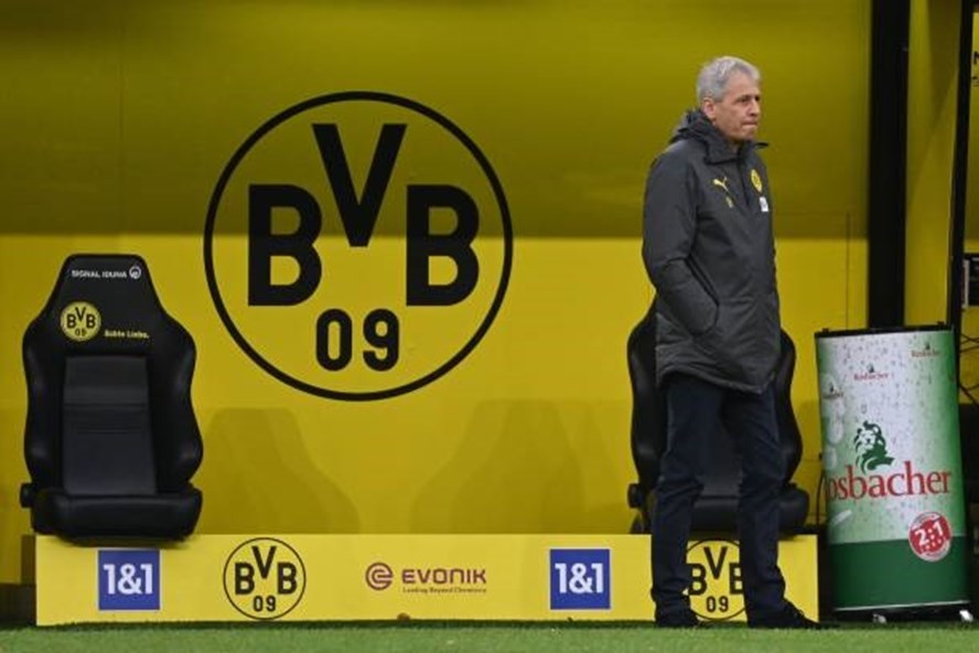 HLV Lucien Favre bị đội bóng Dortmund sa thải