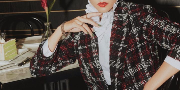 Tips mặc đẹp với áo blazer kẻ ô cho nàng công sở