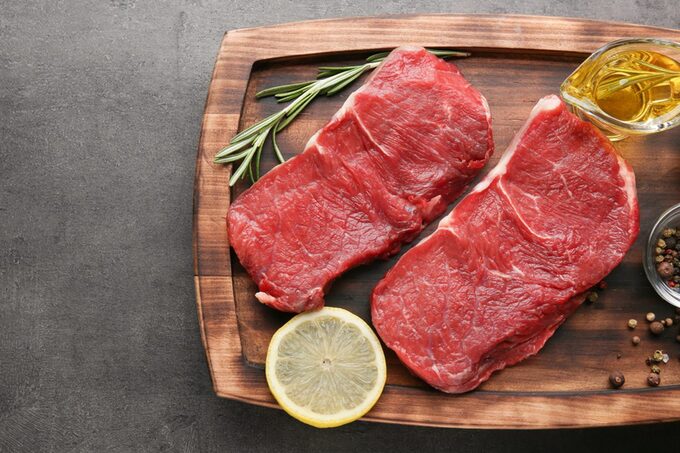 Ăn nhiều thịt đỏ – Nguy cơ mắc bệnh tim mạch rình rập
