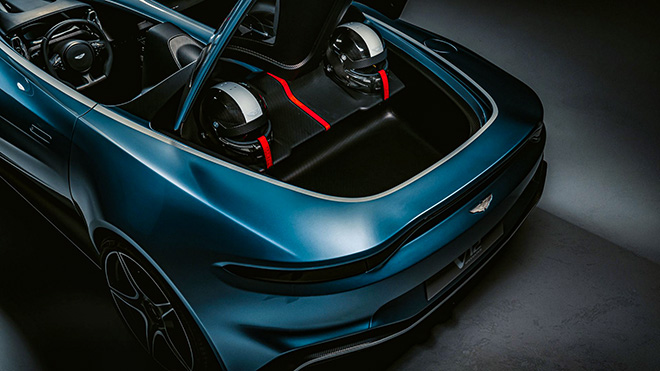 Mẫu xe Aston Martin V12 Speedster được trang bị khối động cơ V12