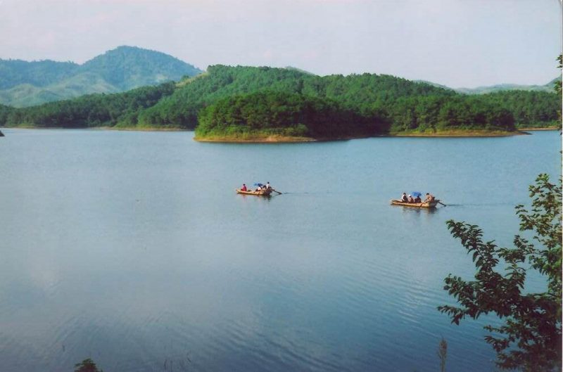 Hồ Khuôn Thần